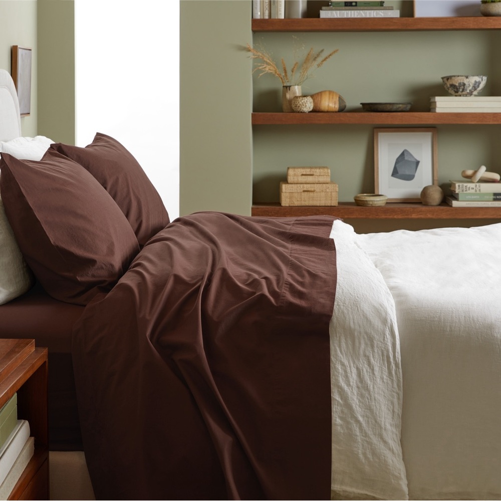 Parachute King/Cal King flat sheet in Raisin